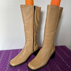 NWOT Crossing Pointe Boots, Size 9.5B